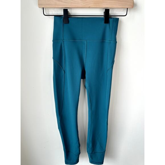 Lululemon In Movement Tight 25" *Everlux Size 2 Bermuda Teal - Picture 4 of 10